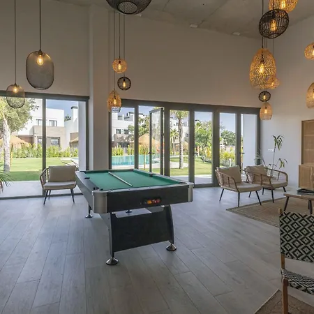 Modern Townhouse On Golf Club Holiday home