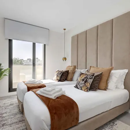 Modern Townhouse On Golf Club